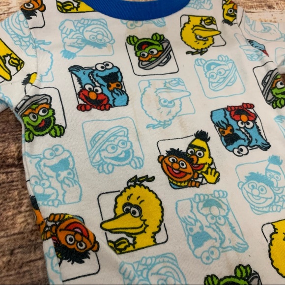Sesame Street pajamas by Sesame Street. Size 18 months - Picture 4 of 10